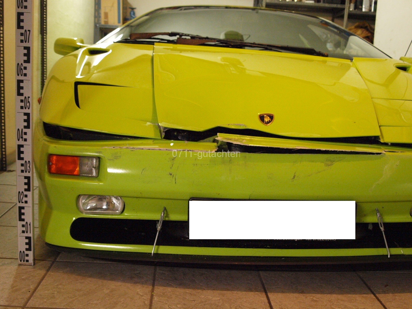 Lamborghini-Diablo-SV-Frontschaden-vorne-Anstoßhöhe-Detail